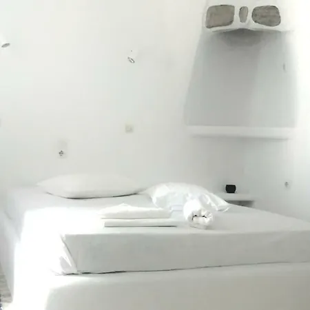 White 1 Komia