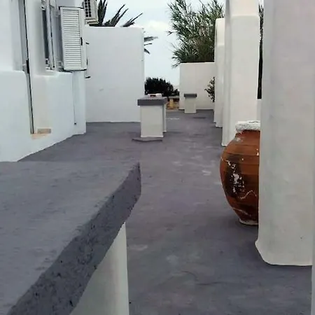 White 1 Komia