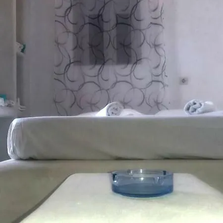 White 1 Apartment