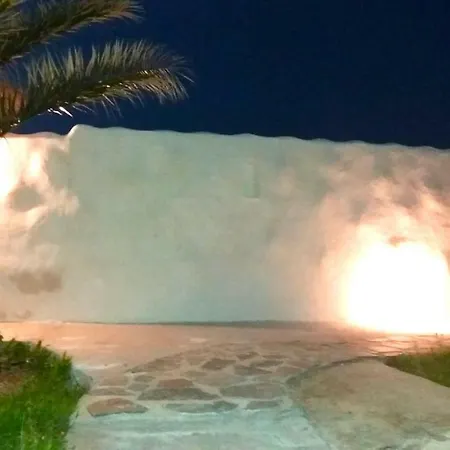 White 1 Komia